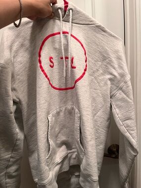 STL Logo Hoodie in Light Gray with Pink Accent